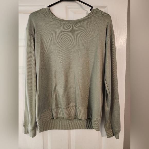 Sweater - Picture 1 of 2